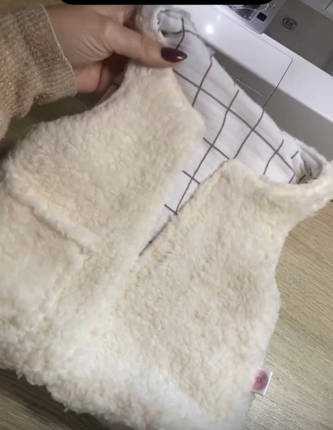 Gilet sans manches réversible 2/3 ans, en bouclette et coton