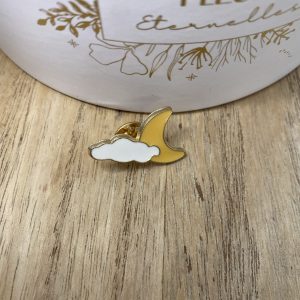 Pin’s lune nuage