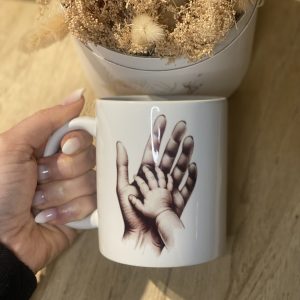 Tasse “Le plus grand des bonheurs, c’est ta main dans la mienne”