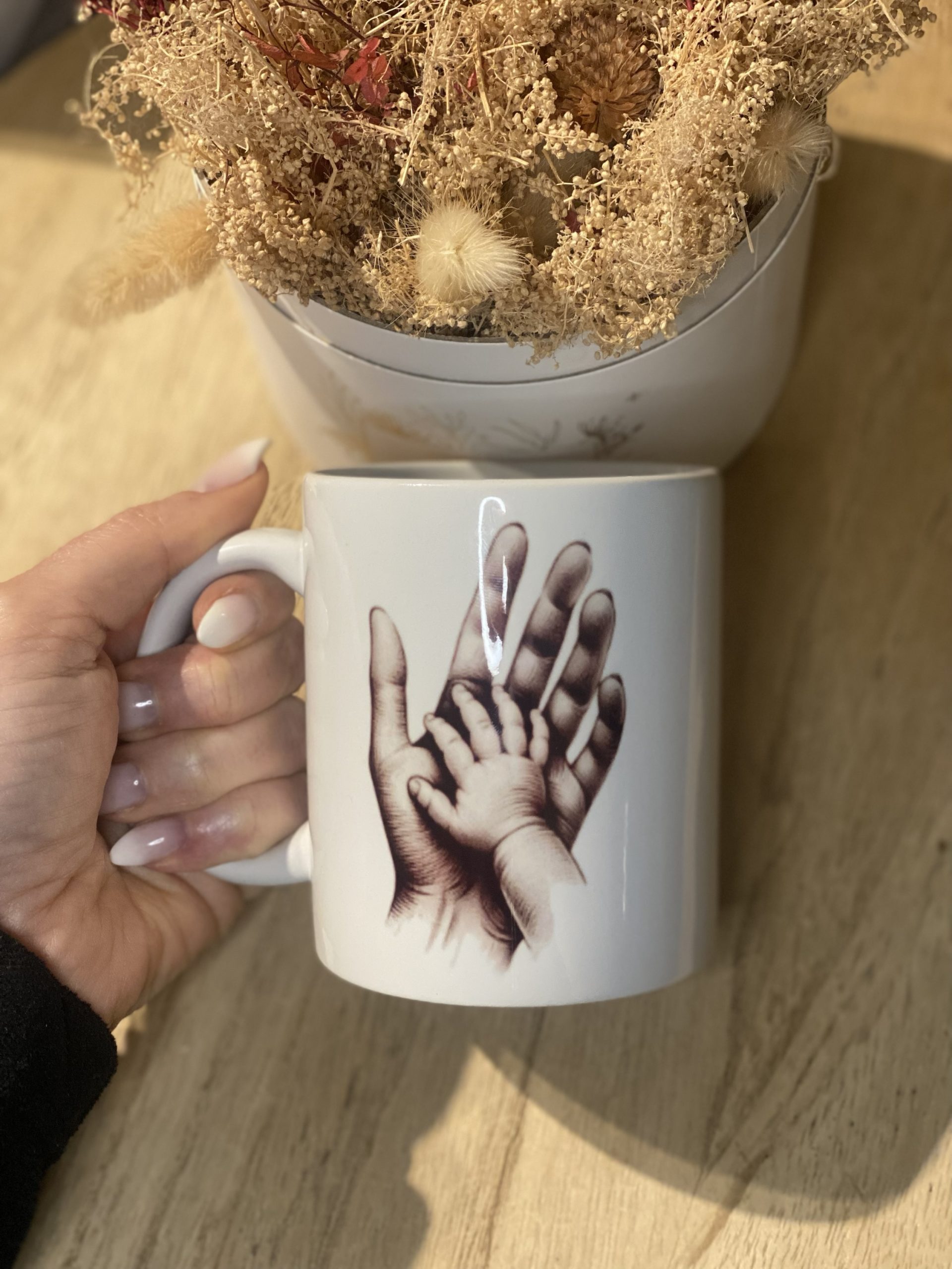 Tasse “Le plus grand des bonheurs, c’est ta main dans la mienne”